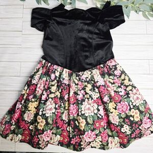 SWAT Corset Girl's Size 8 Black‎ Velvet Pink Floral Scalloped Vintage Romantic